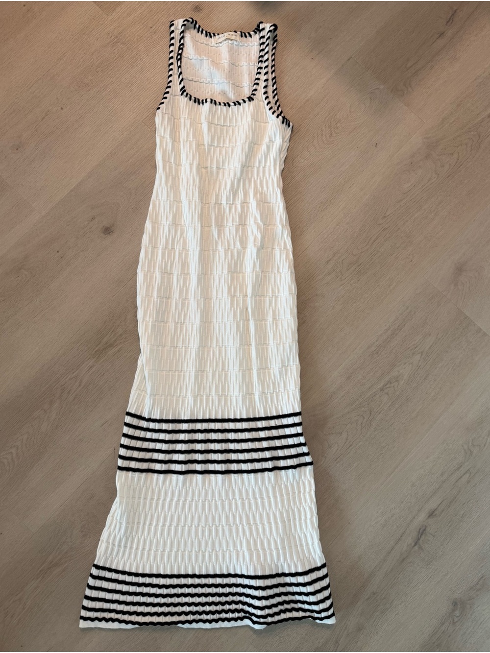 White and Black Sleeveless Knit Maxi Dress Size Small like new condition